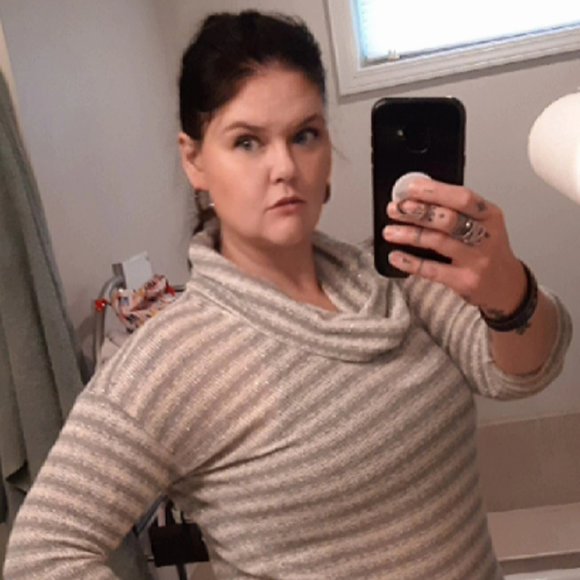 Meet your Posher, Deborah - Picture 2 of 3